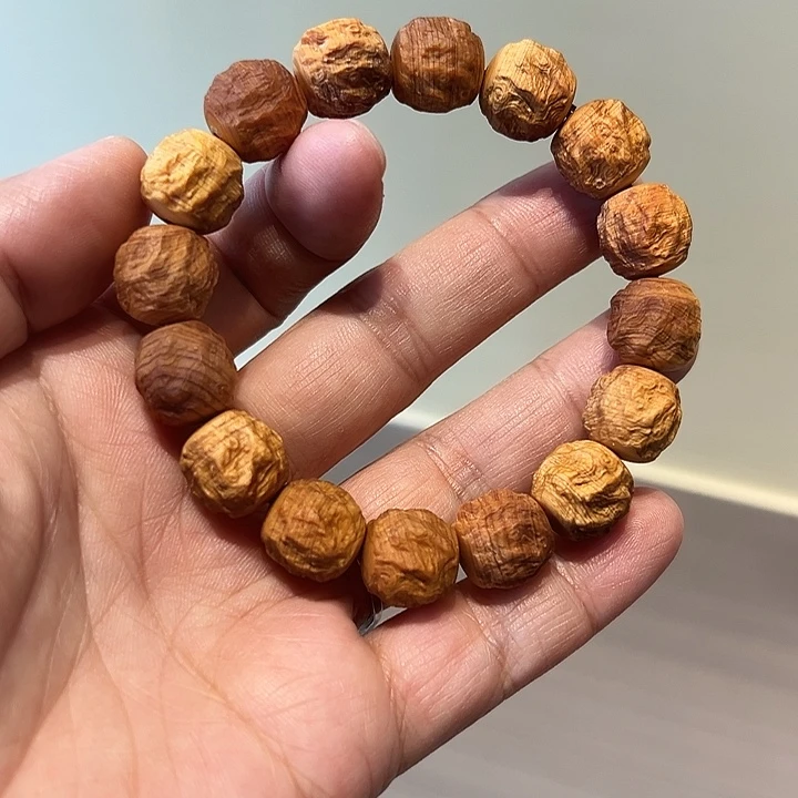 崖柏1.3红油龙蛇无礼盒送红油天珠