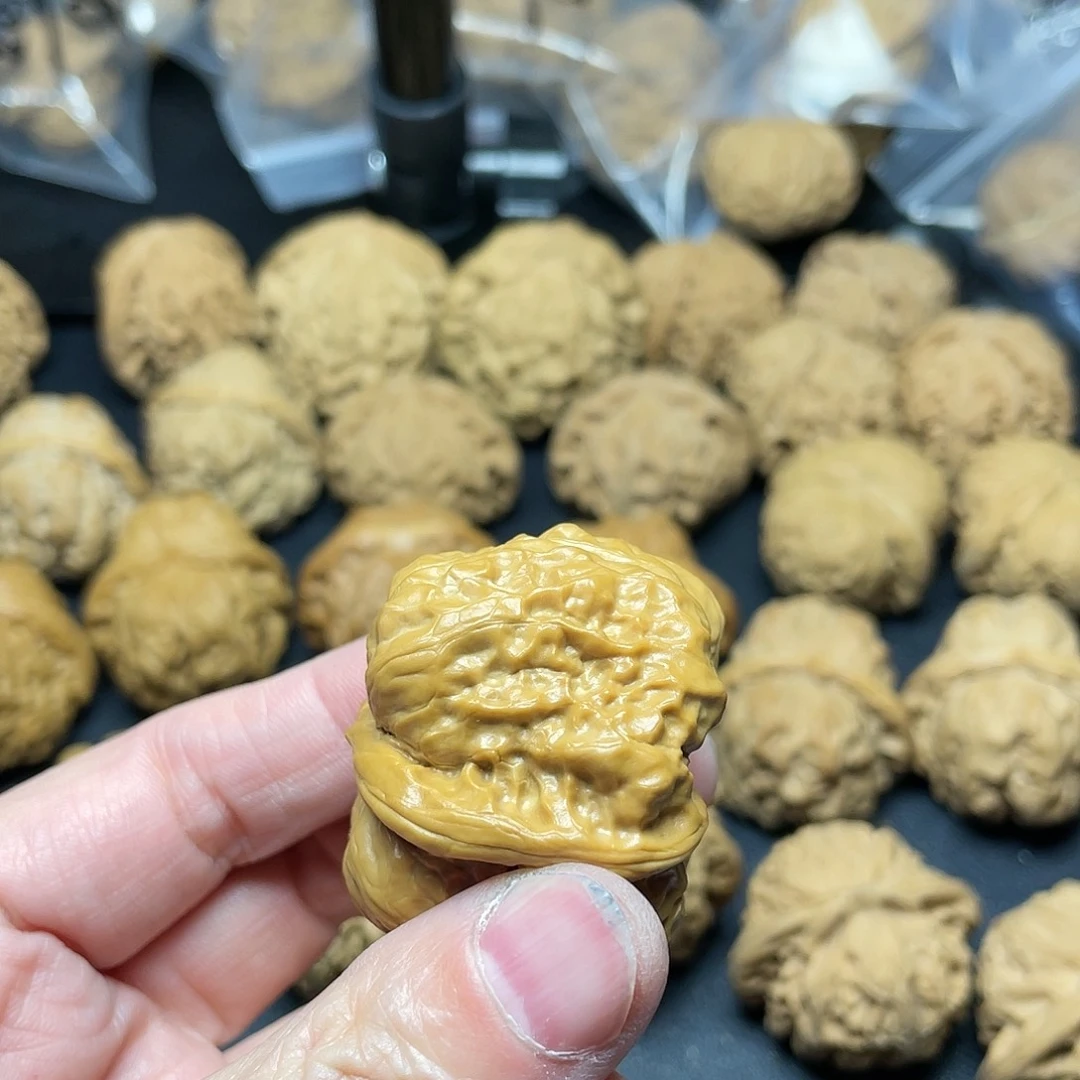 文玩核桃吊坠1**:蛤蟆