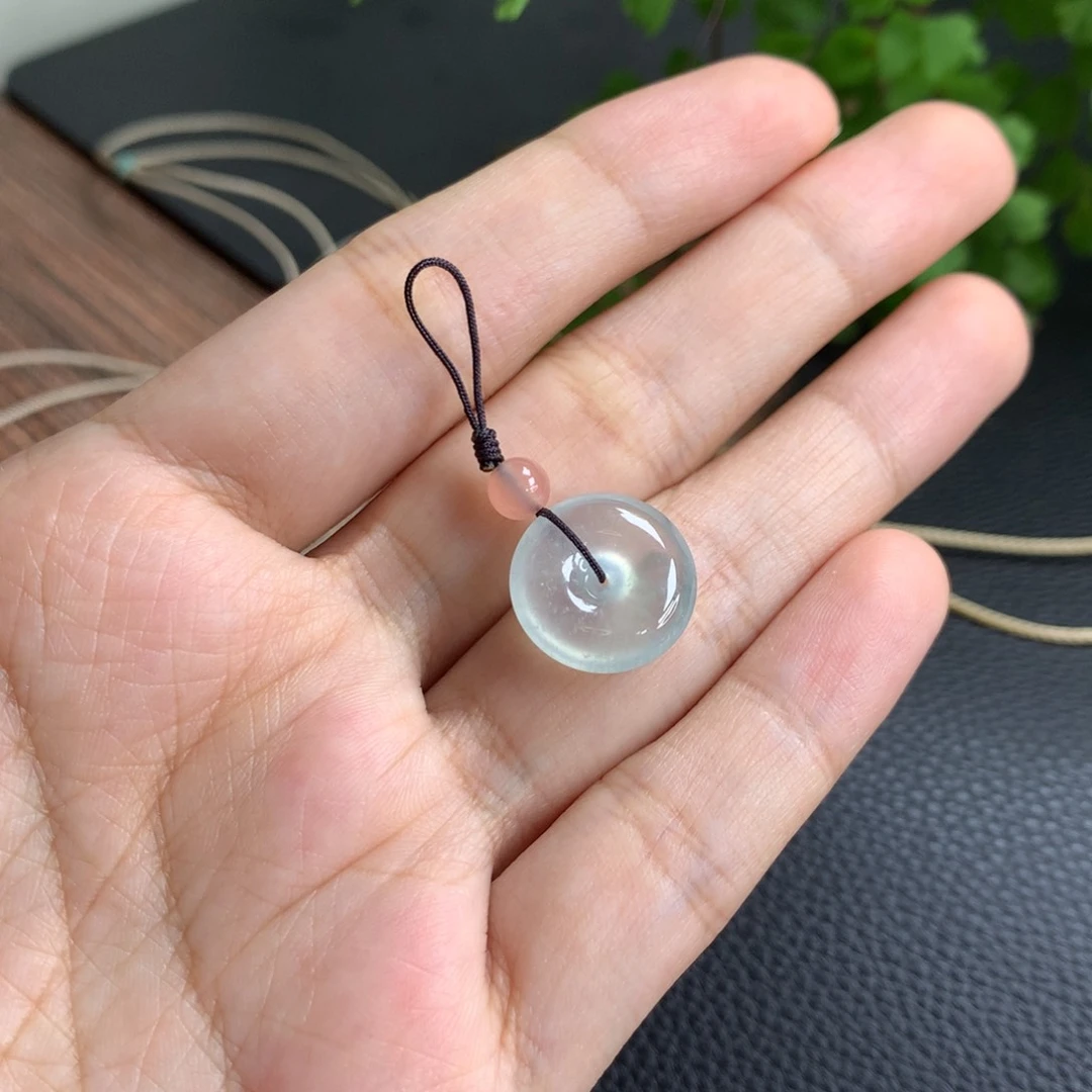 翡翠未镶嵌颈饰平安扣