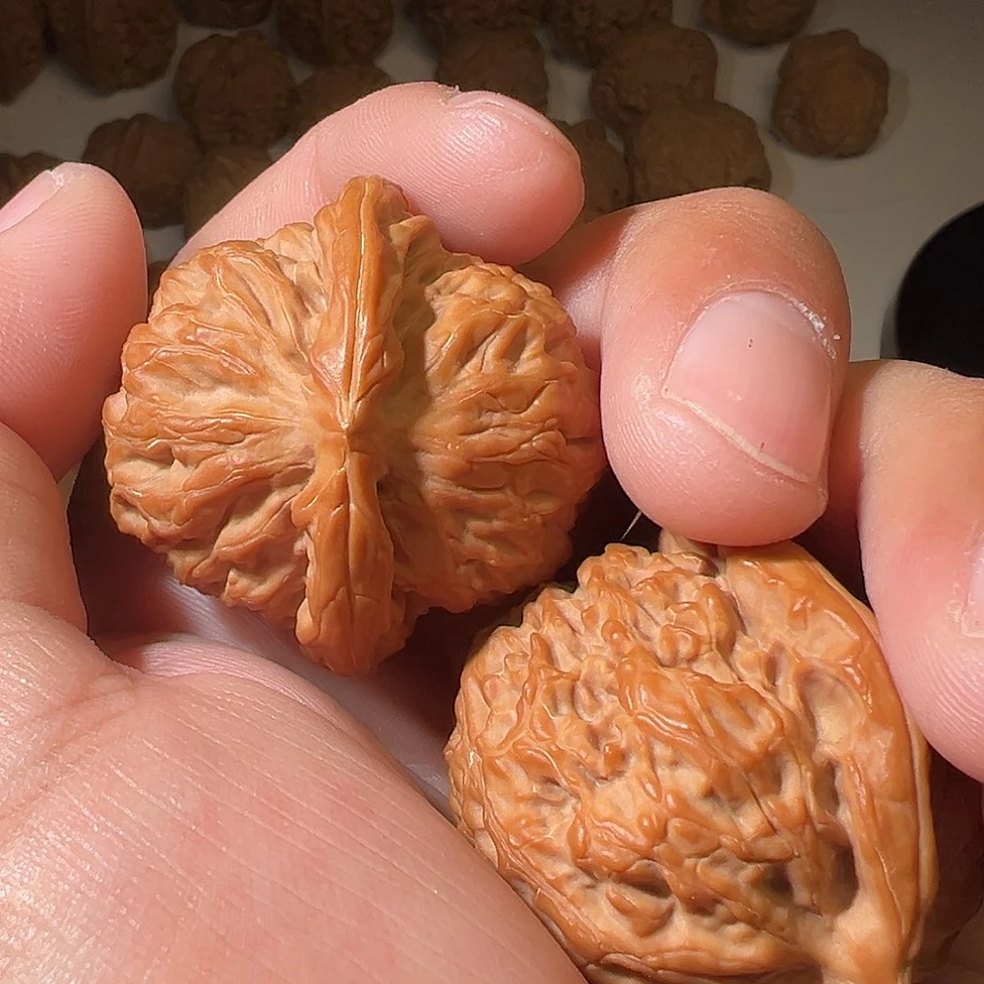 王***儿把件文玩核桃文玩