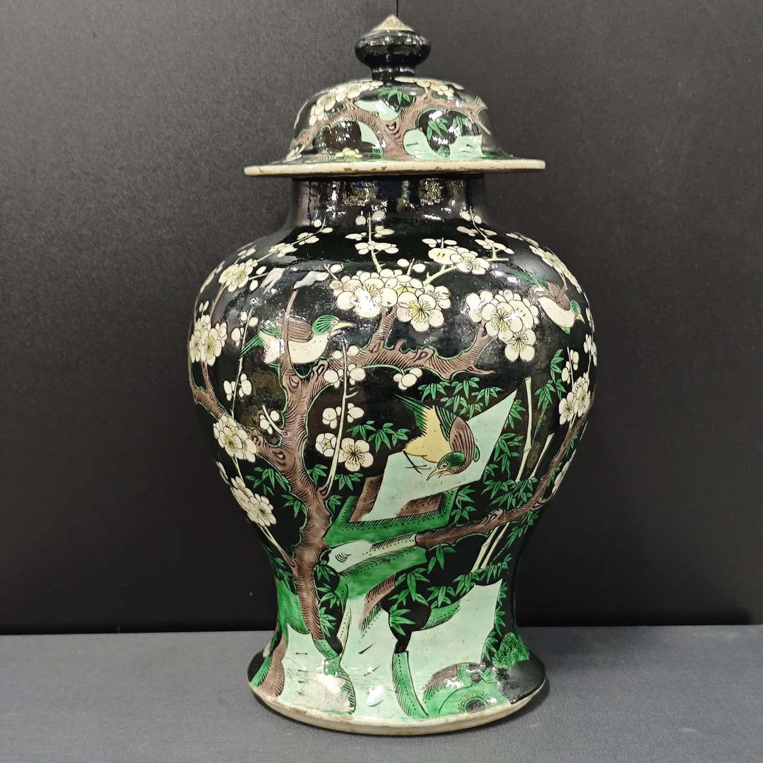 晚清 墨地五彩花鸟将军罐XX-0135