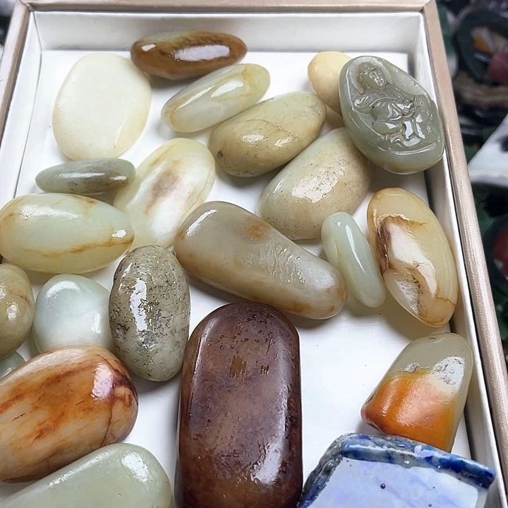和田玉（糖玉）和田玉边角料9K金镶嵌国*哥