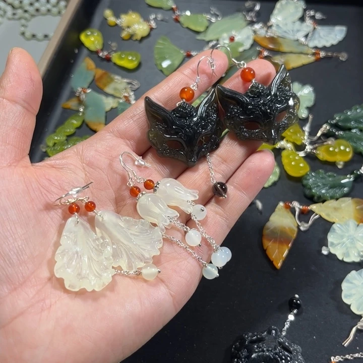 蛇纹石玉耳饰未镶嵌