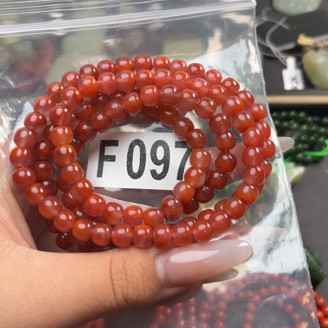 轩***呀南红玛瑙未镶嵌珠宝奇石