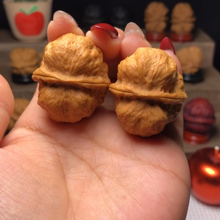 文玩核桃把件2玉龙金蟾