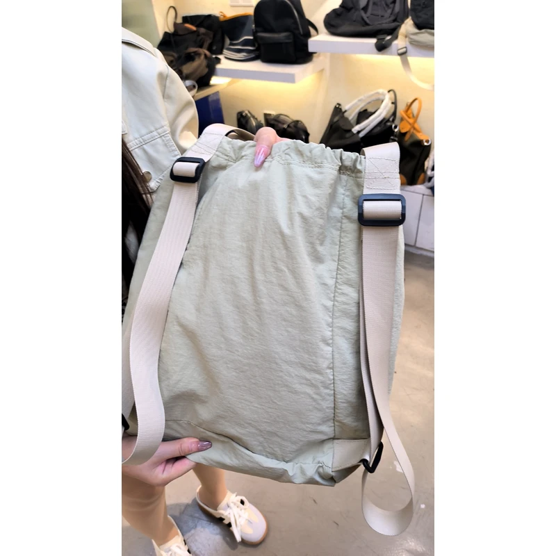 YUSHA/高档白色小鹿双肩包-M023