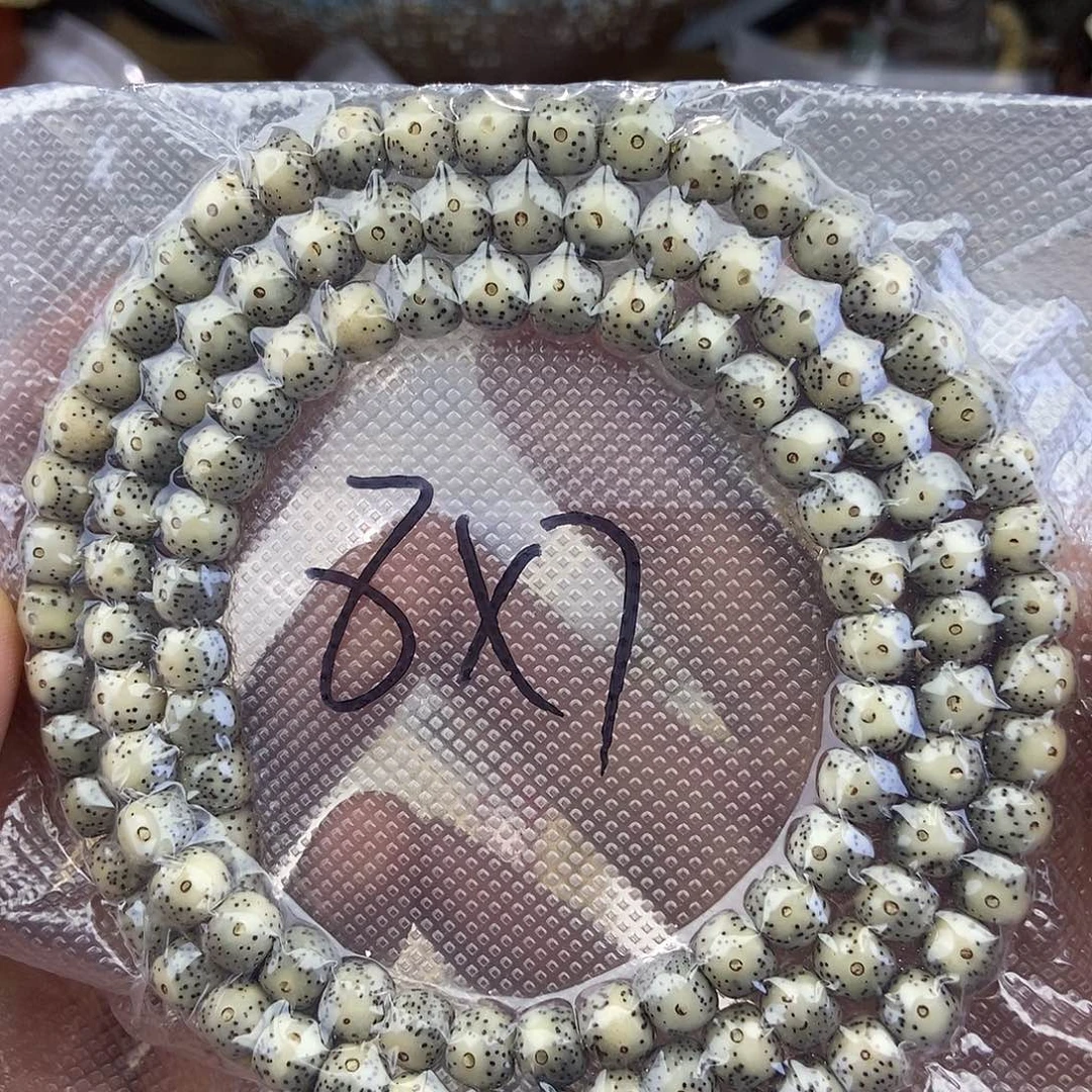 星月菩提吊坠87糯冰石玉卡姿兰大眼，120克