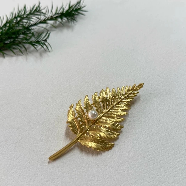 铜合金仿珍珠胸针 【六六中古】孤品复古枫叶胸针ad5256