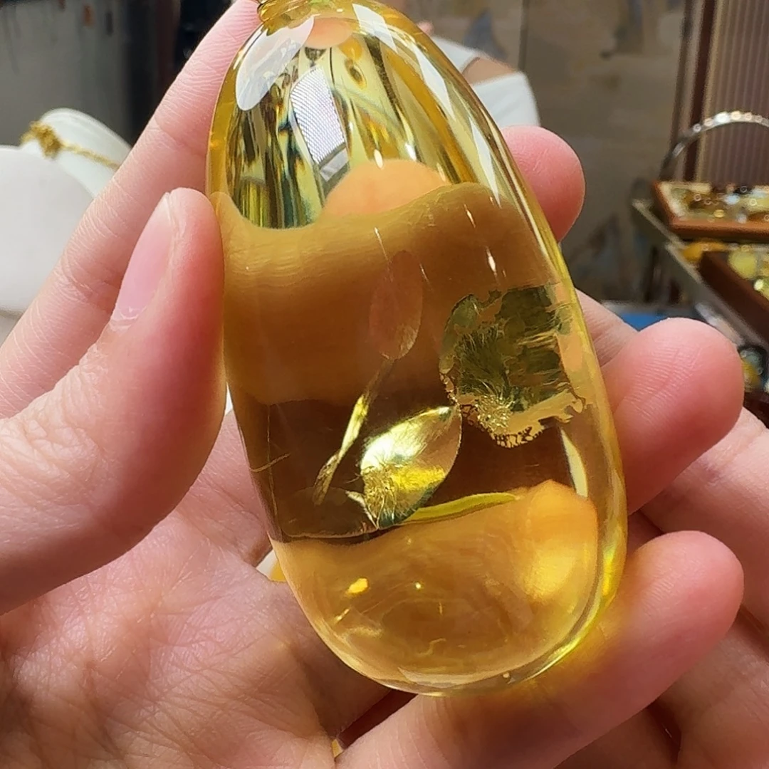琥珀未镶嵌颈饰吊坠