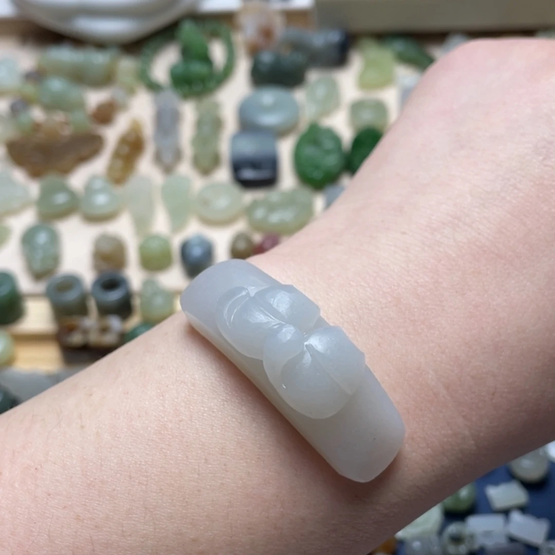 和田玉未镶嵌吊坠(不含链)