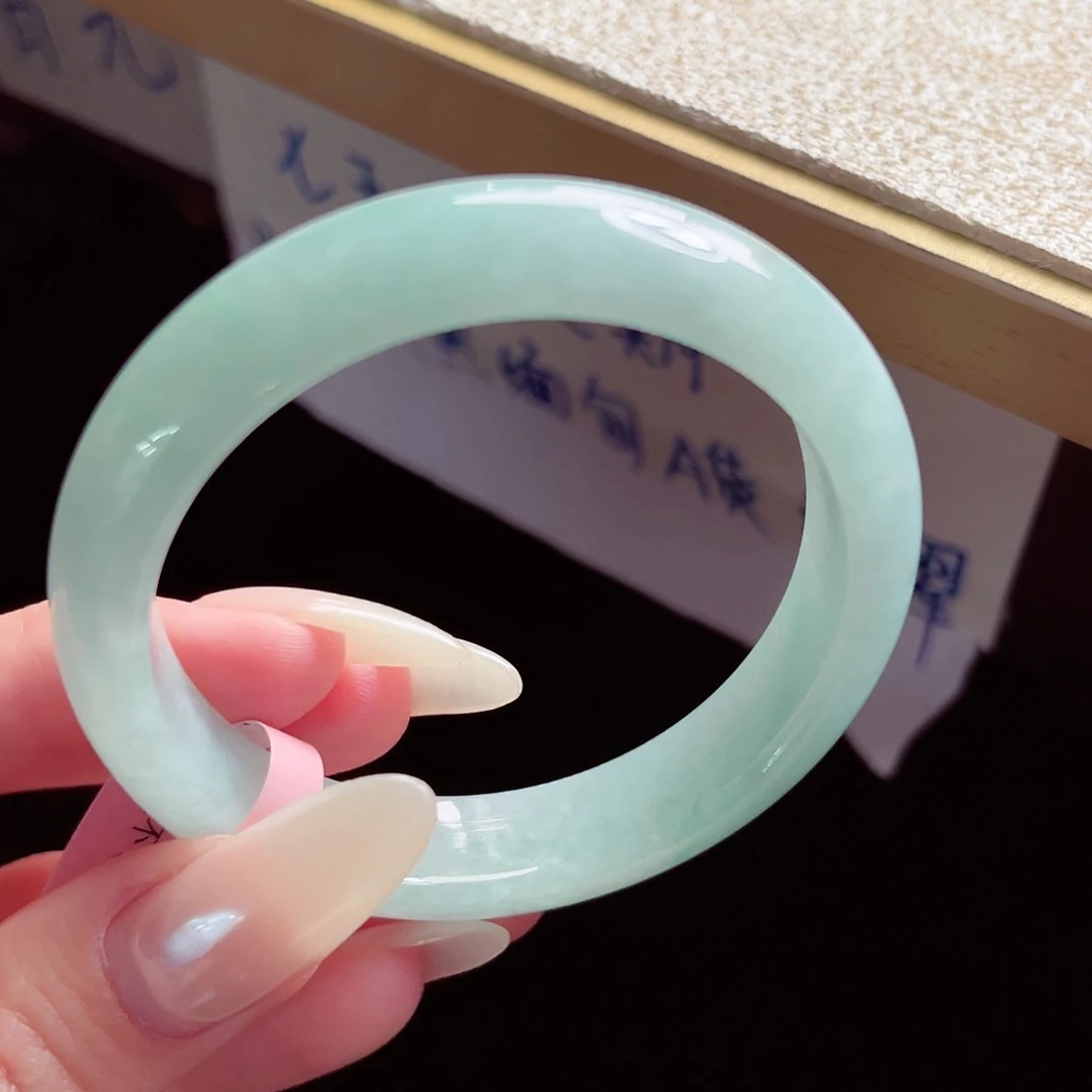 翡翠未镶嵌手镯手镯