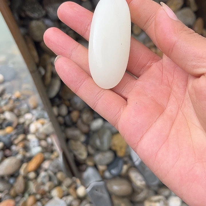 未镶嵌和田玉（糖玉）车挂