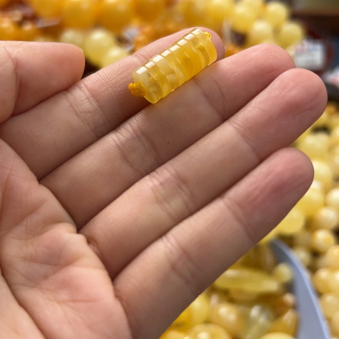 未镶嵌琥珀珠宝奇石