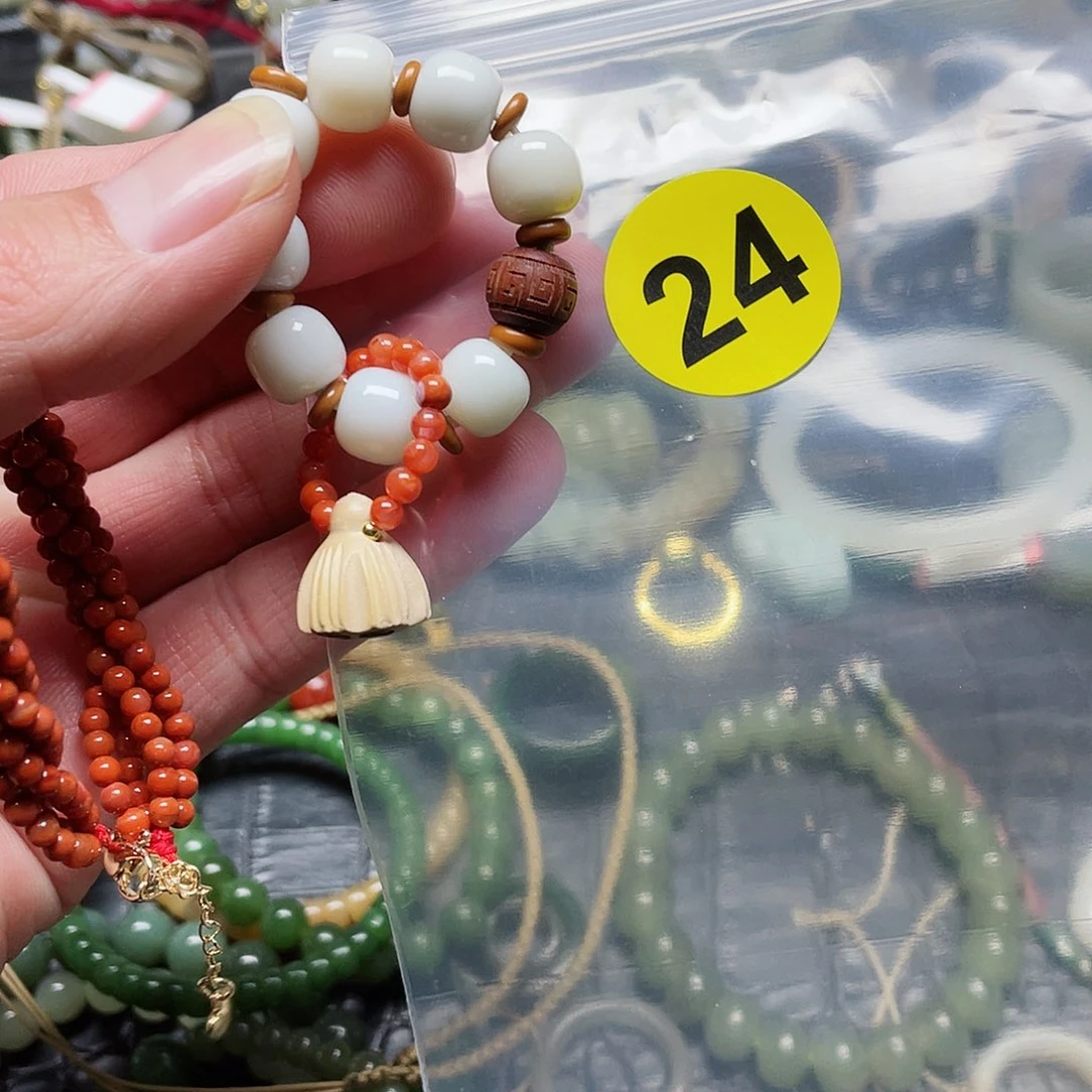 颈饰未镶嵌和田玉昵*