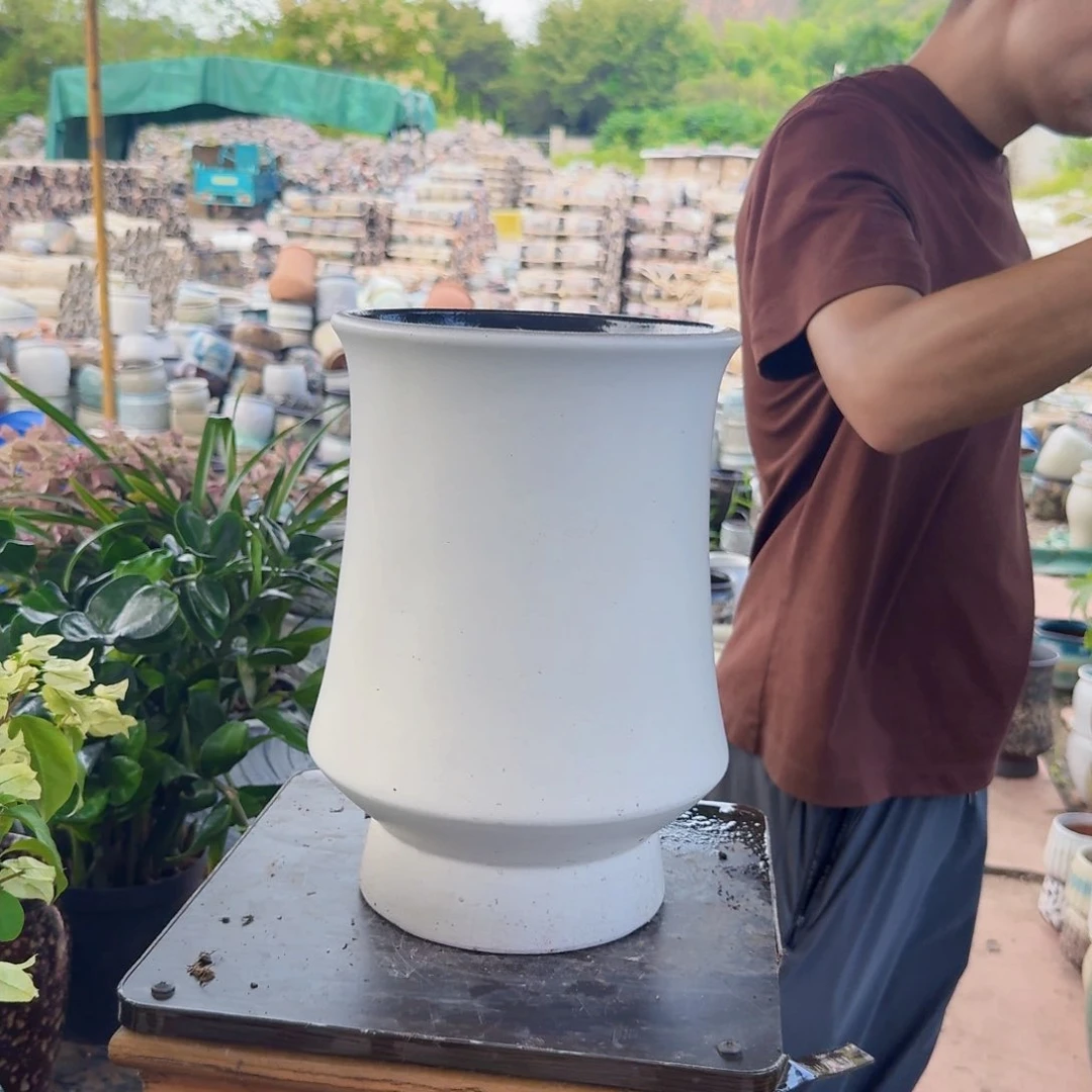 紫砂花盆口20高30（一个束腰白色老庄