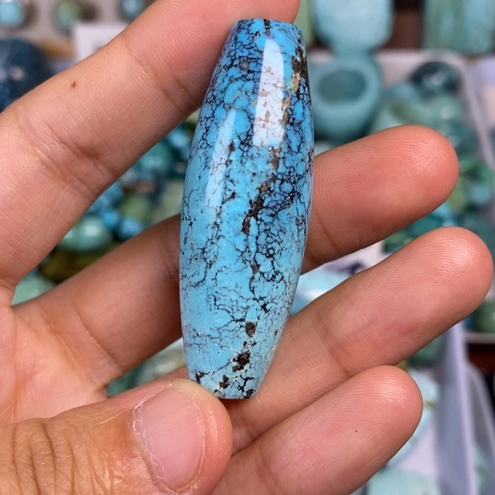 绿松石未镶嵌颈饰