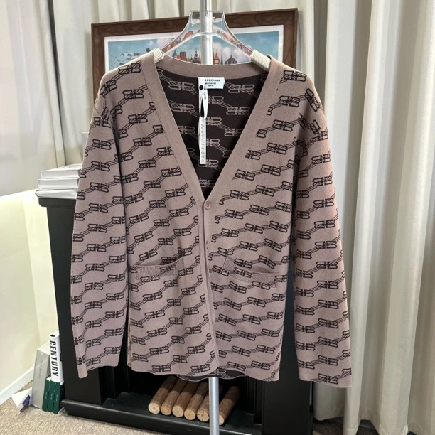 99新 Balenciaga/巴黎世家 轻微污渍 BA1001 开衫L码原价11800