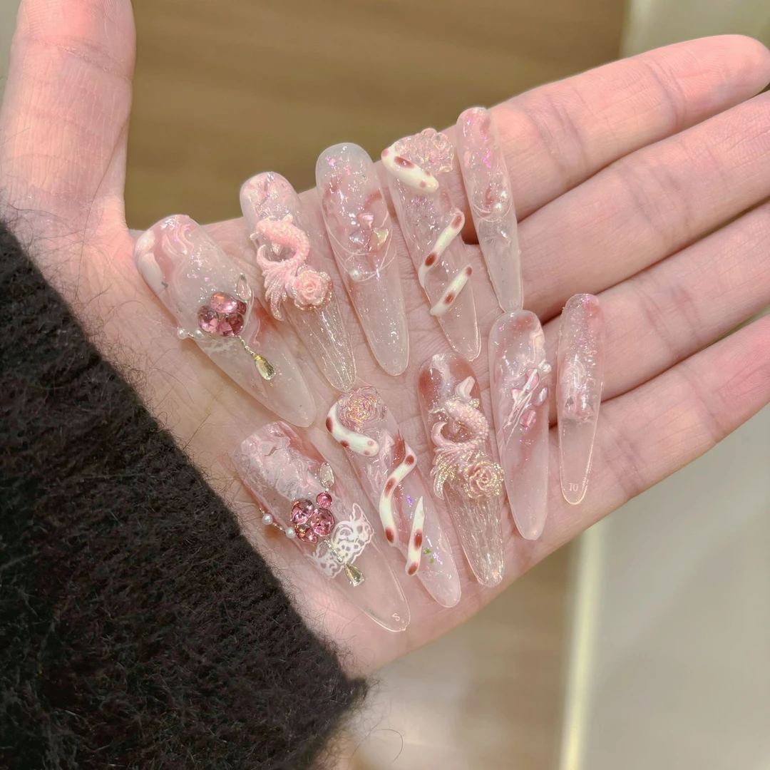 新款春纯欲迷雾蔷薇高级感穿戴甲片可拆卸蛇年锦鲤美甲穿戴甲片