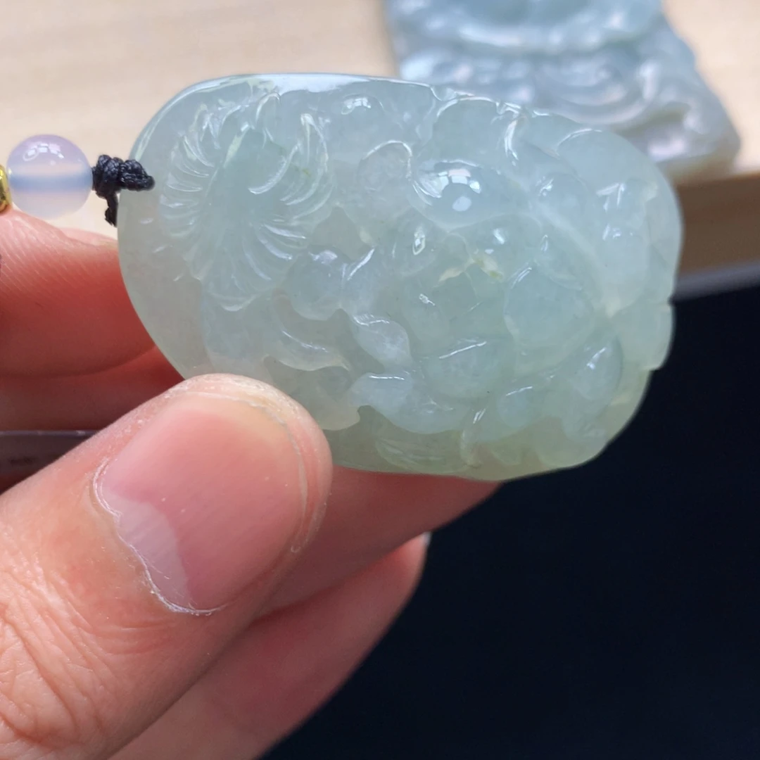 颈饰未镶嵌翡翠吊坠