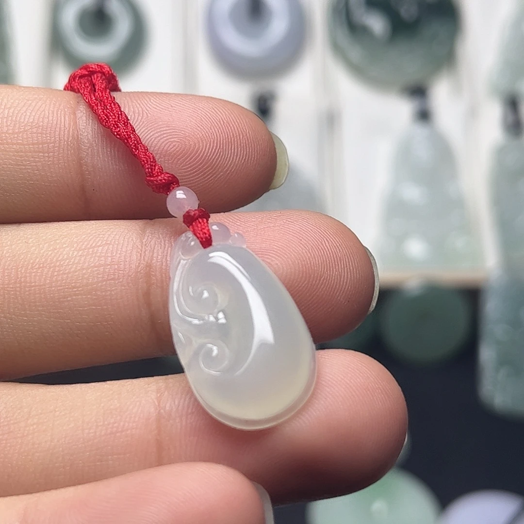 翡翠足金镶嵌颈饰缅甸天然翡翠