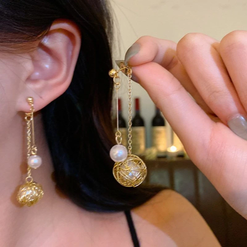 合金仿珍珠耳饰 韩国东大门流苏珍珠耳环小众设计高级感绣球耳饰