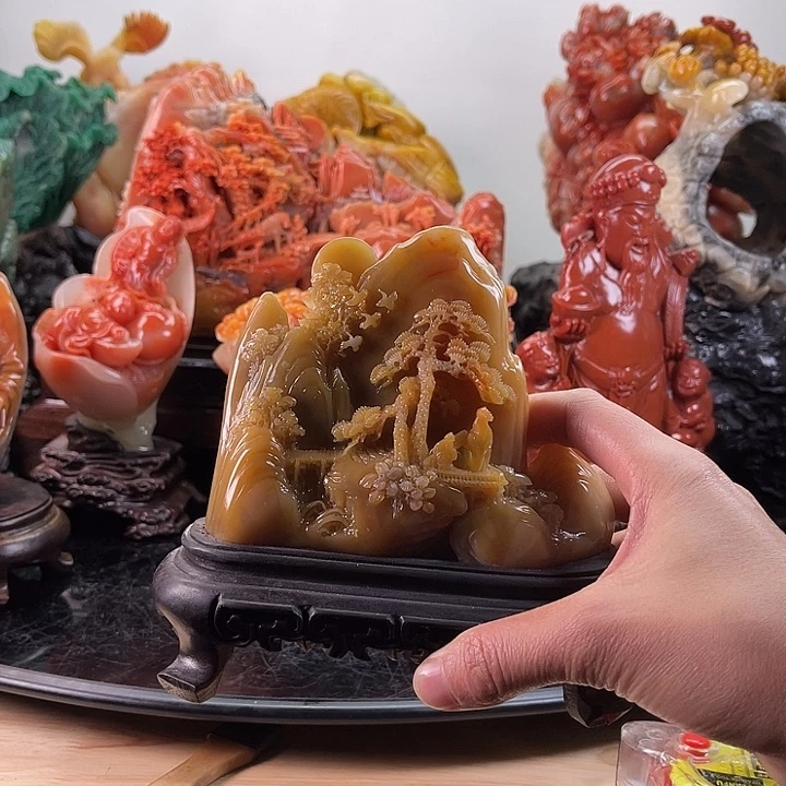 田黄石抱琴访友摆件