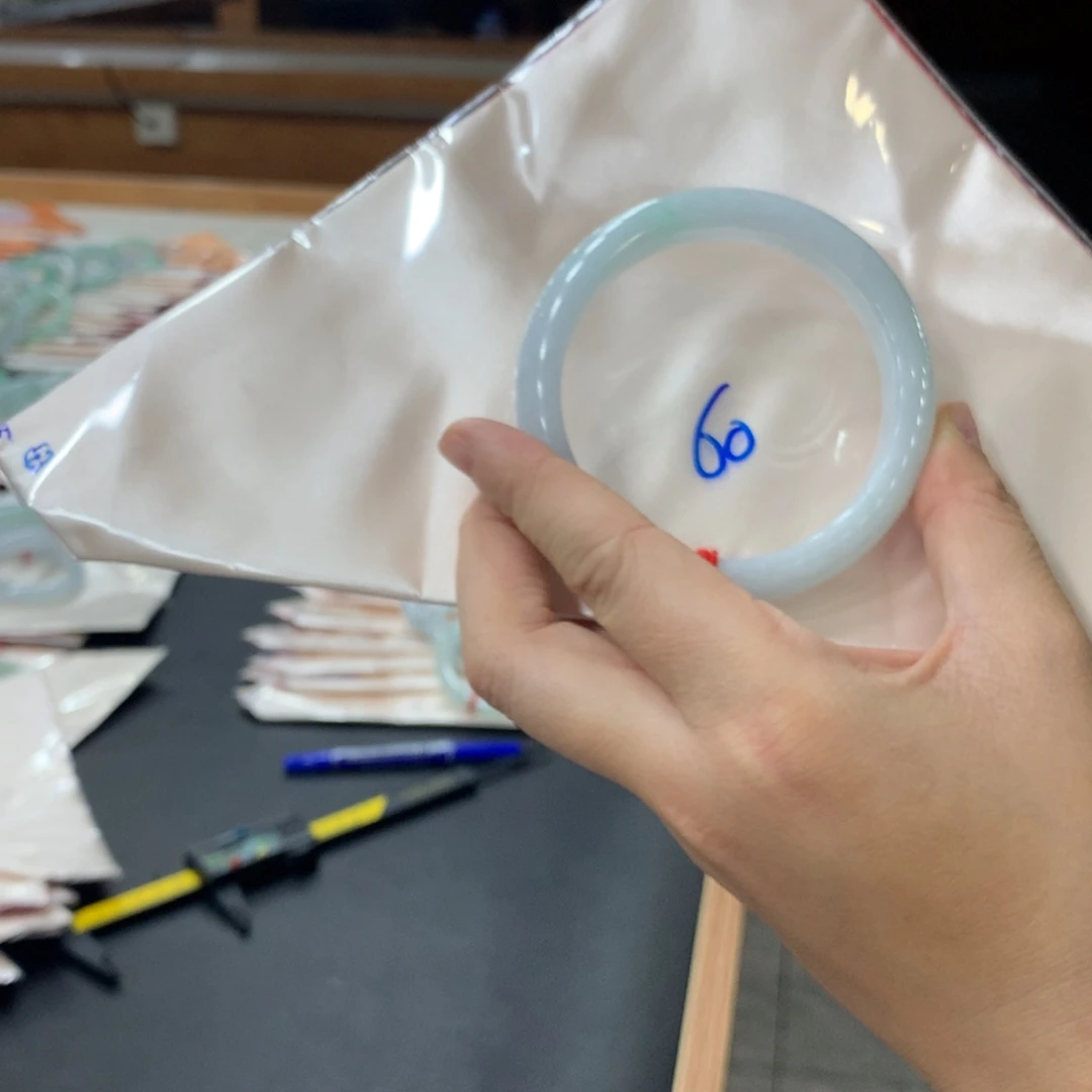 翡翠未镶嵌手镯翡翠