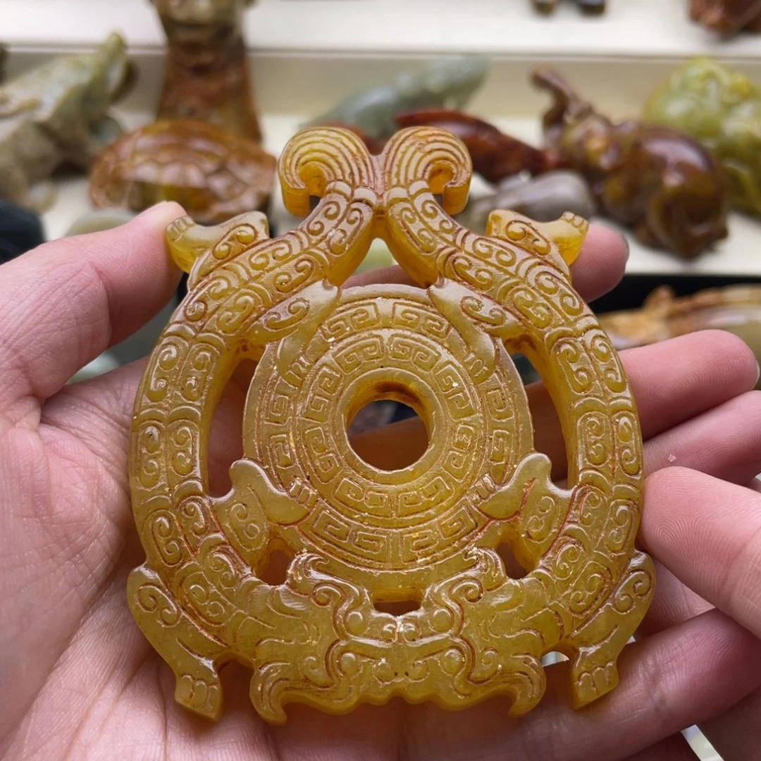 蛇纹石玉未镶嵌颈饰