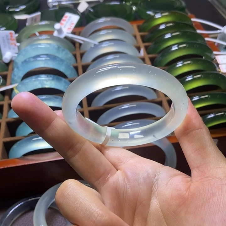 蛇纹石玉未镶嵌手镯57