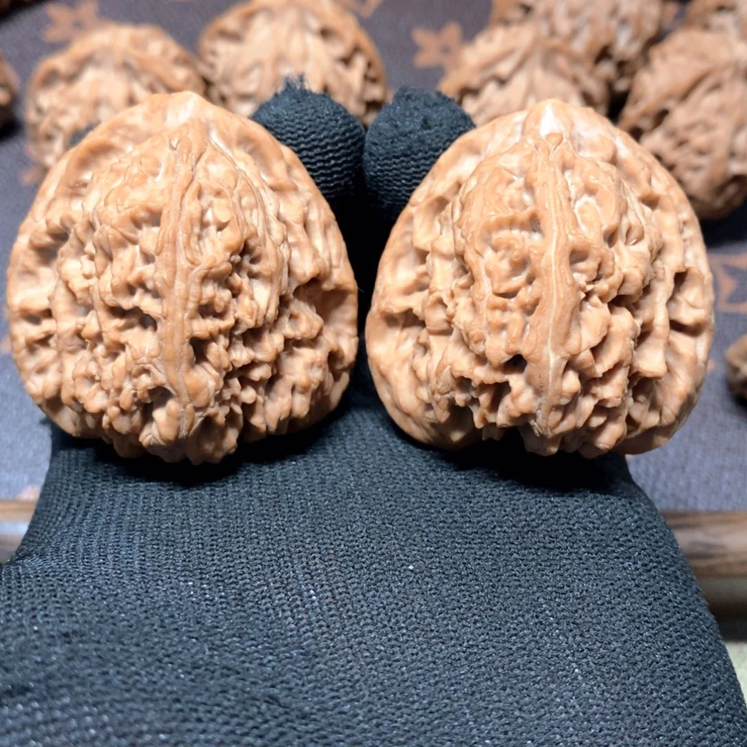 全品44尺寸红皮南疆石