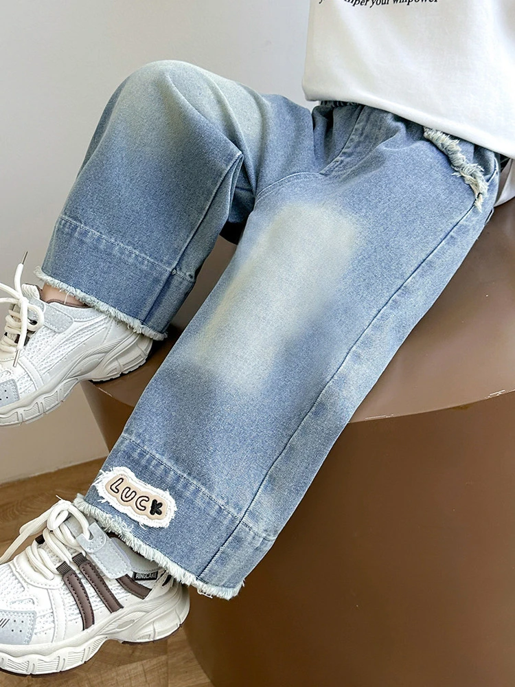 女童春款潮酷字母牛仔裤2026新款儿童春装女孩洋气休闲裤宝宝裤子