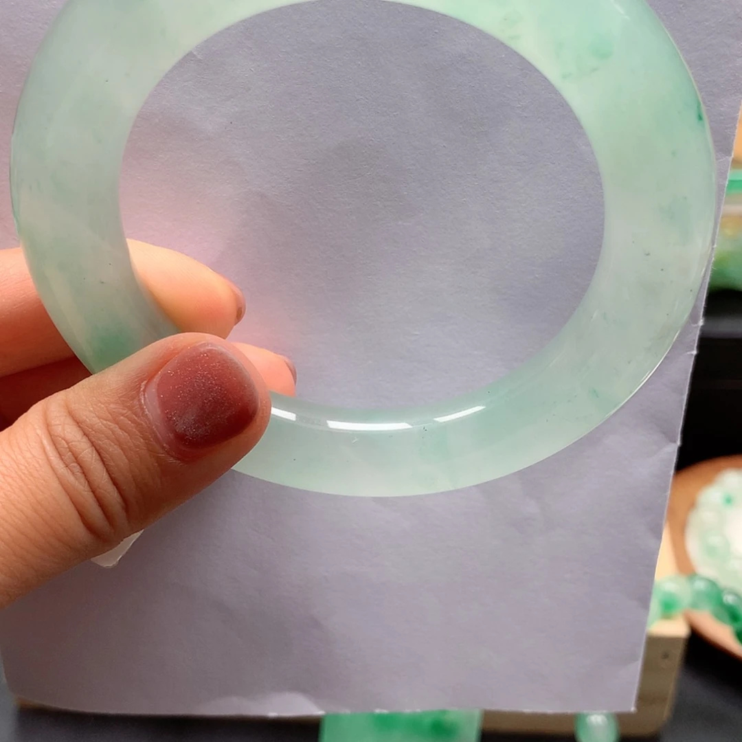 【闪购商品】石英质玉手镯未镶嵌萍**逢