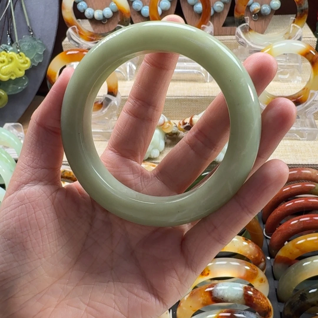 用***5蛇纹石玉未镶嵌手镯
