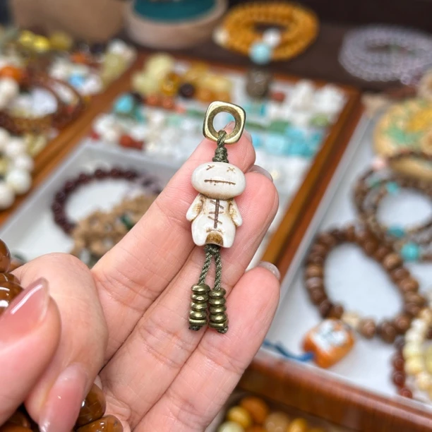 GY「牛骨大丑丑提溜（白色）」｜侧挂 小提溜 单颗裸石 文玩配饰