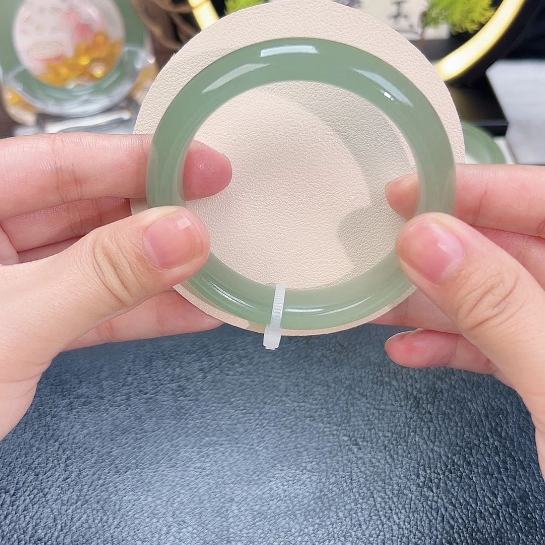 东陵石未镶嵌手镯