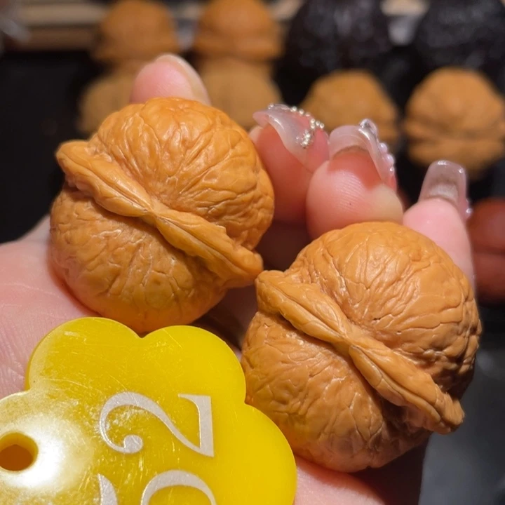 铃铛31尺寸核桃。
