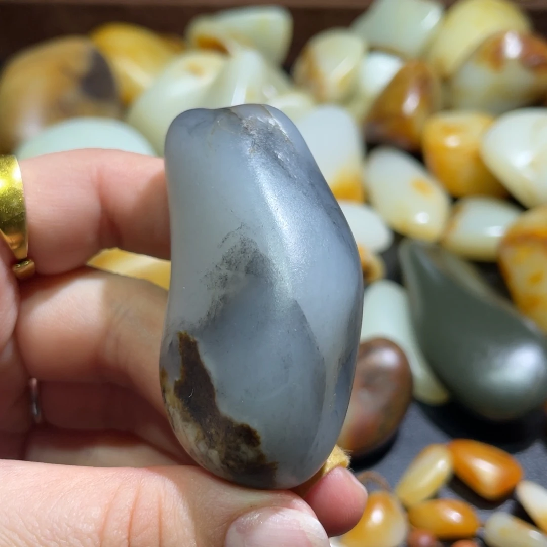 王***道和田玉（子料）未镶嵌挂件