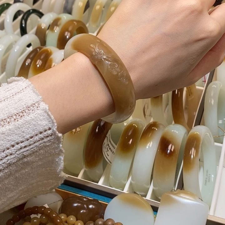 未镶嵌手镯和田玉