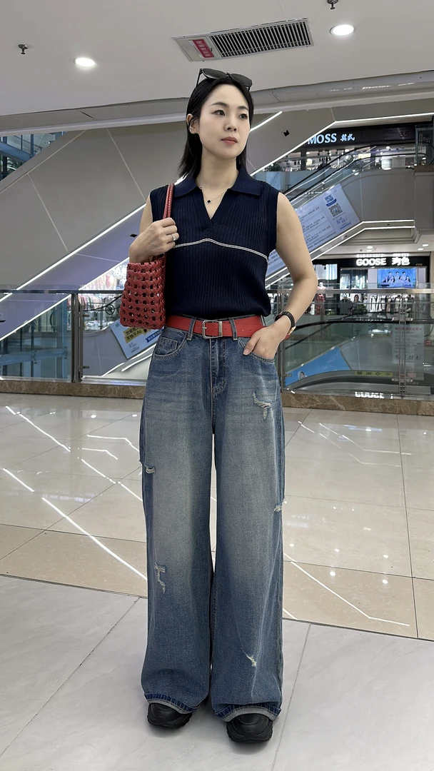 1. 2025夏季新款 深蓝色POLO领无袖针织背心女 冰丝凉感显瘦上衣
