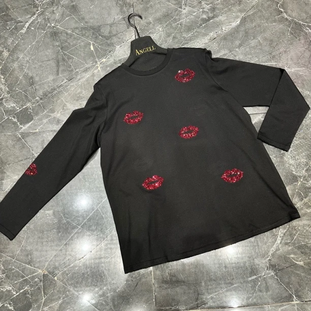 ANGELL红唇印奥钻长袖体恤