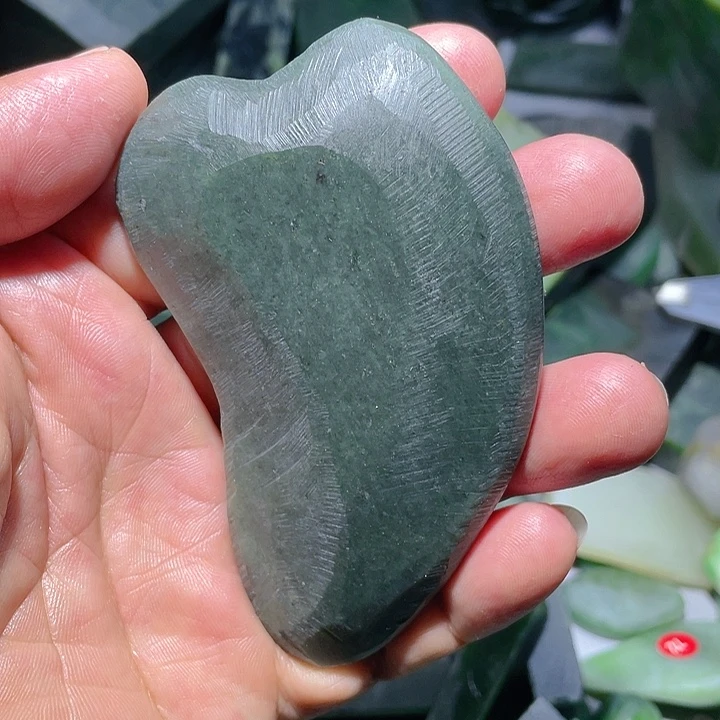 和田玉（碧玉）未镶嵌珠宝奇石