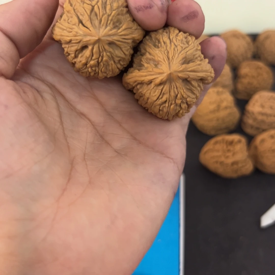 高炮拉丝南疆石吊坠虫爬