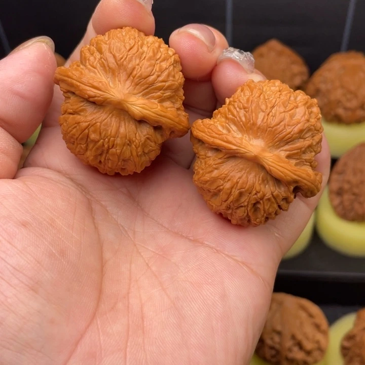 把件文玩核桃40血麒麟