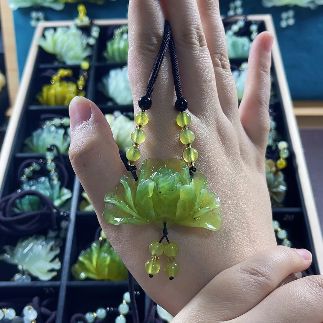 蛇纹石玉颈饰未镶嵌2