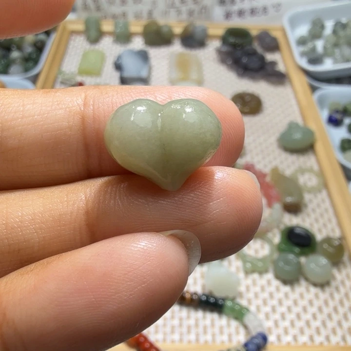 和田玉未镶嵌珠宝半成品