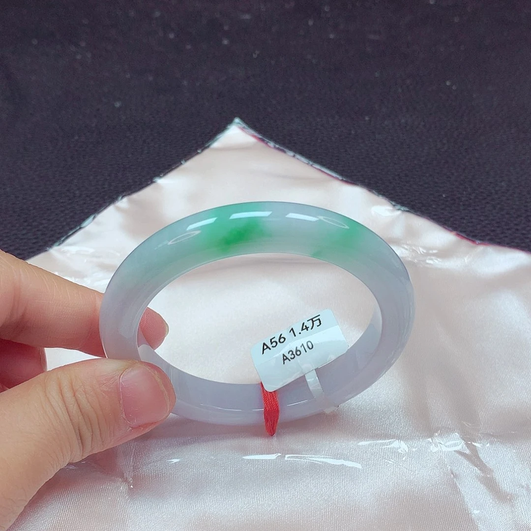 翡翠手镯未镶嵌手镯56