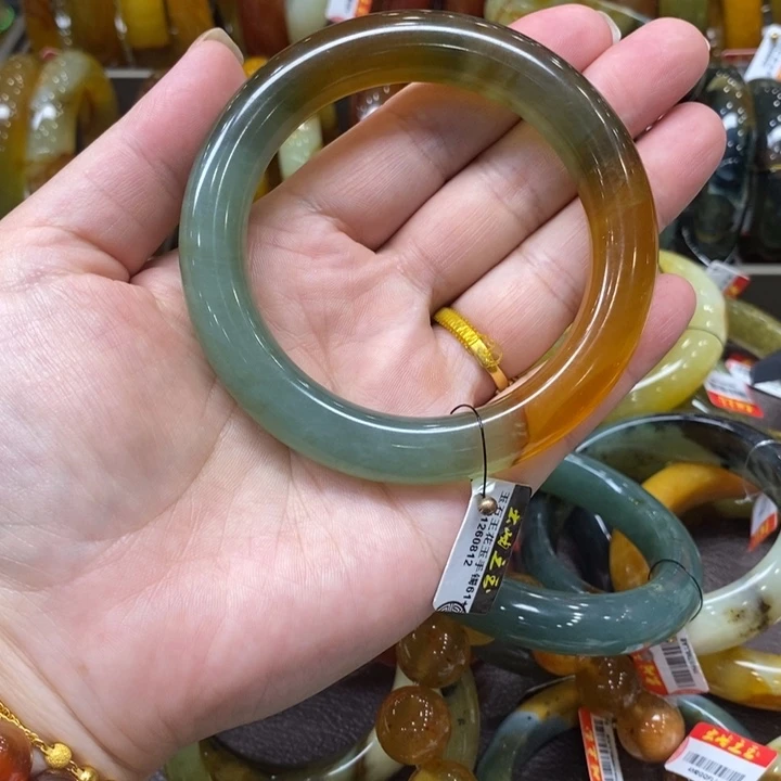 未镶嵌蛇纹石玉手镯蓦****华