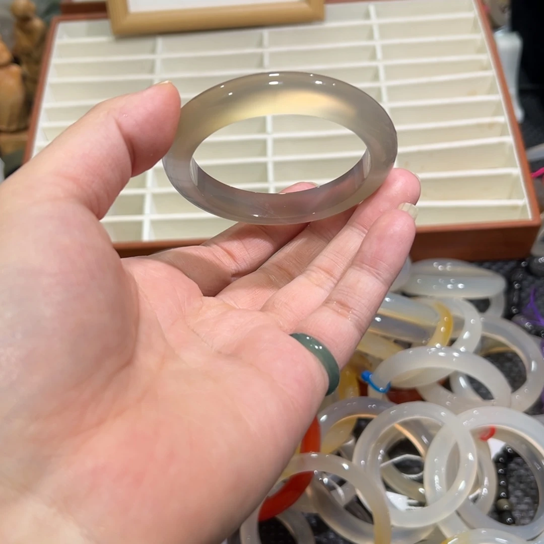 玛瑙/玉髓未镶嵌手镯58圈有纹1.3