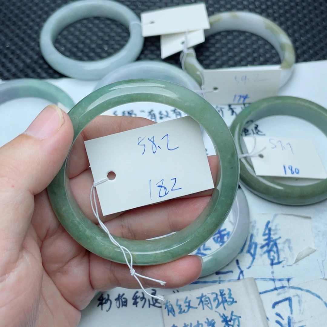 未镶嵌手镯翡翠翡翠手镯182
