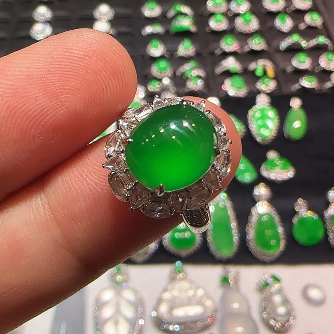 翡翠18K金镶嵌戒指戒指